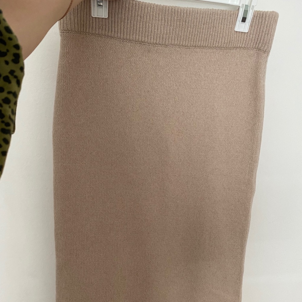 Pencil midi knit skirt